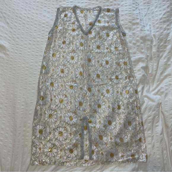 Vintage lace metallic daisy shift dress - Picture 2 of 5